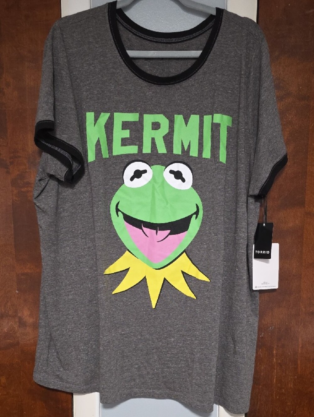 NWT Size 3 Torrid Gray Ringer Crop Top with Kermit Graphic